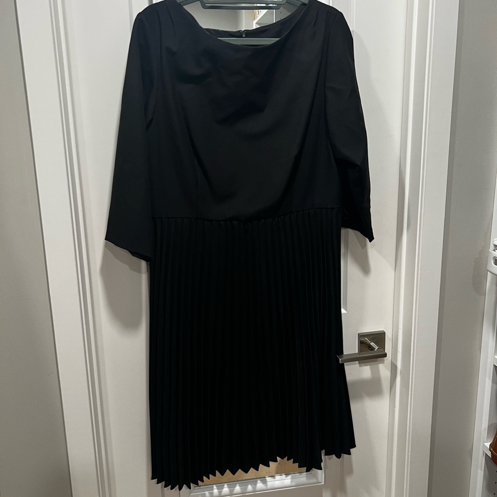 Elegant Black Pleated Dress without belt